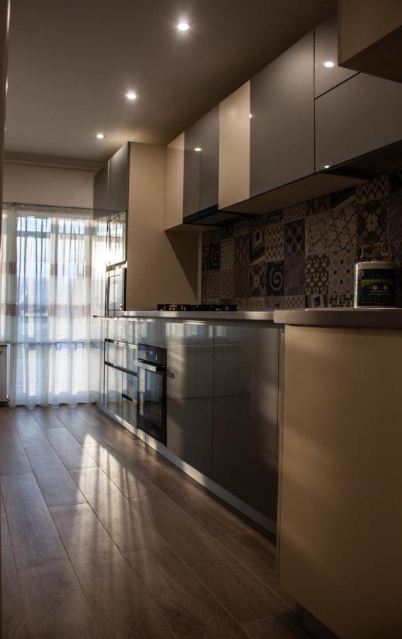 Eurocomfort Apartments Piatra Neamţ Екстериор снимка